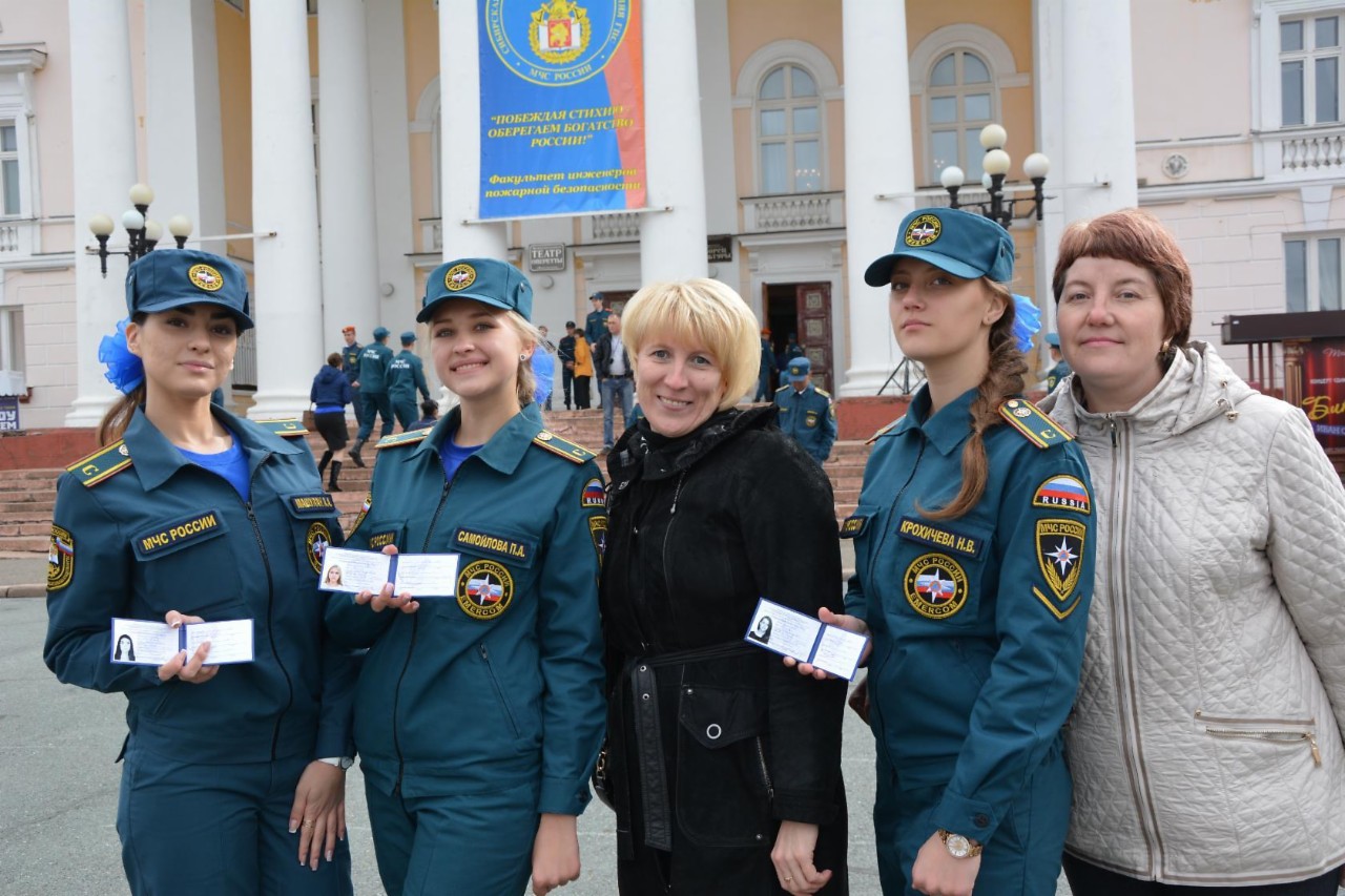 М ч с рф. Академия ГПС МЧС России курсанты. Сибирская пожарно-спасательная Академия ГПС МЧС России. Курсанты Академии ГПС МЧС России город Москва.