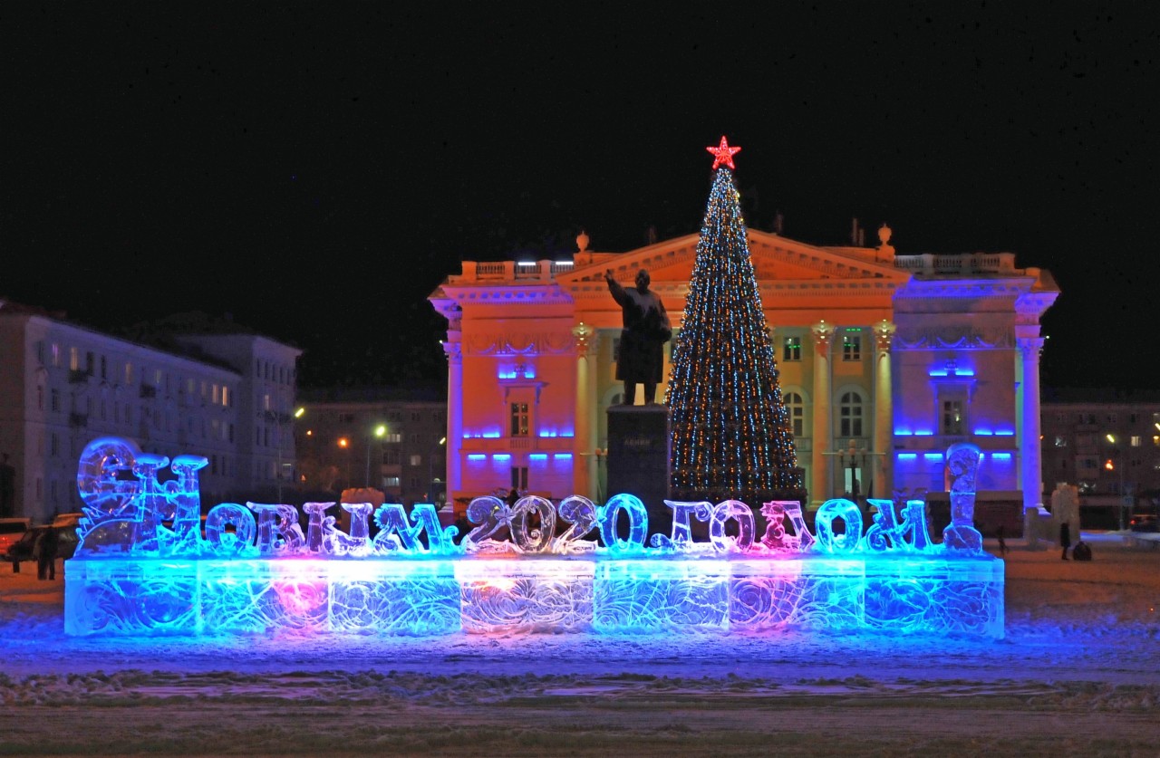 открытие елок в железногорске красноярского края. железногорск площадь решетнева елка. зимний железногорск красноярский край. храм железногорск красноярского края зима. зато железногорск красноярского края.